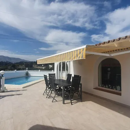 Villa Cheerful 2-bedroom With Private Pool *